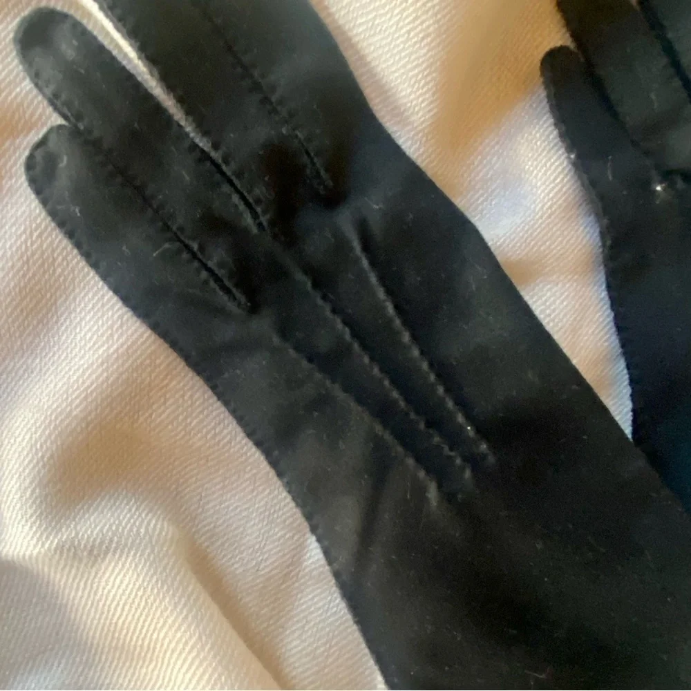 Vintage black Mid Length Gloves sz 6-1/2 from 50s-60s Jackie O vibe prom